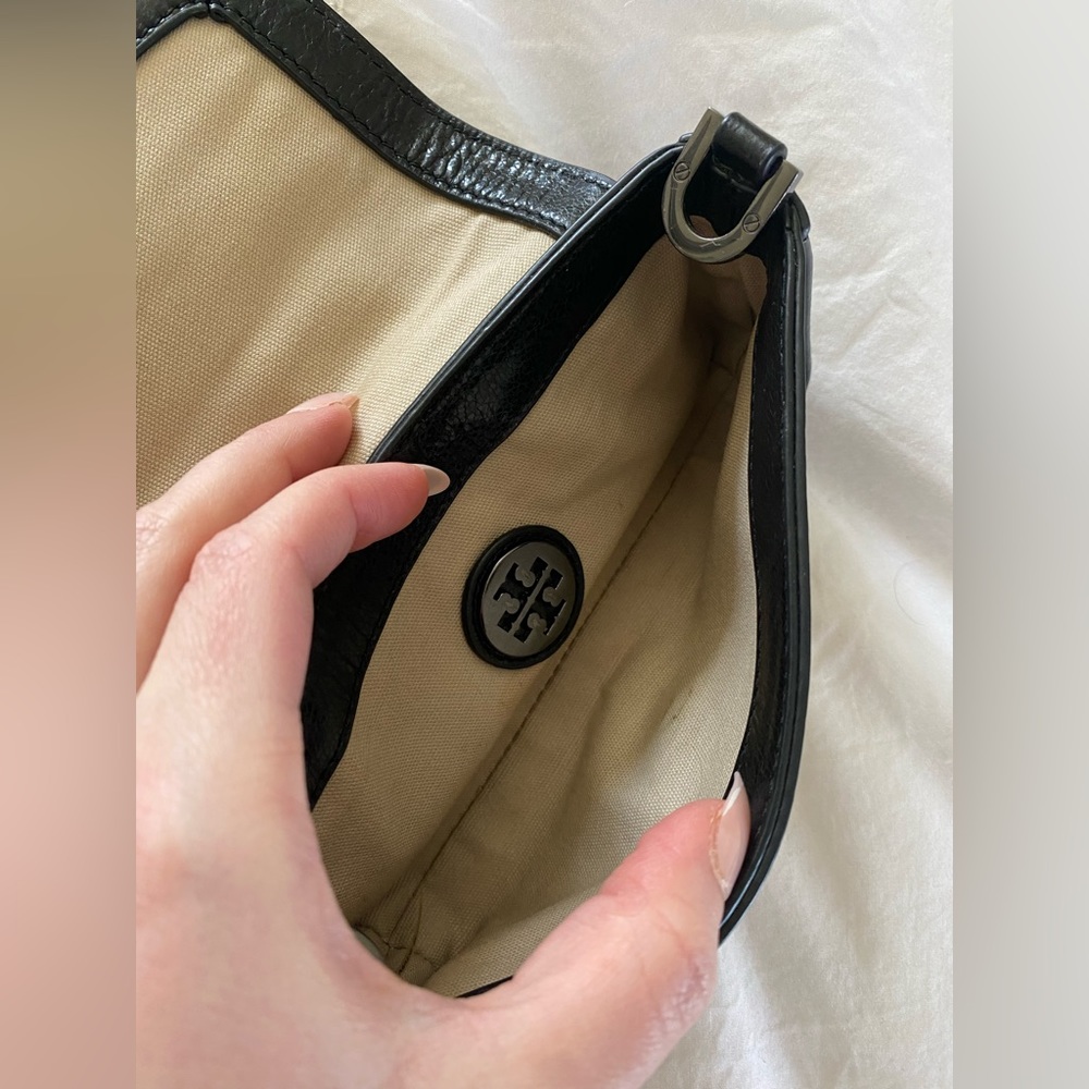 Tory Burch Robinson Black Leather Flap Crossbody Clutch Chain Strap - Excellent - Picture 11 of 13